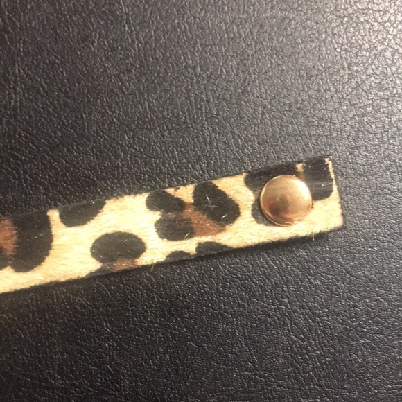 Leopard 🐆 Choker w/ gold studding - Picture 3 of 4